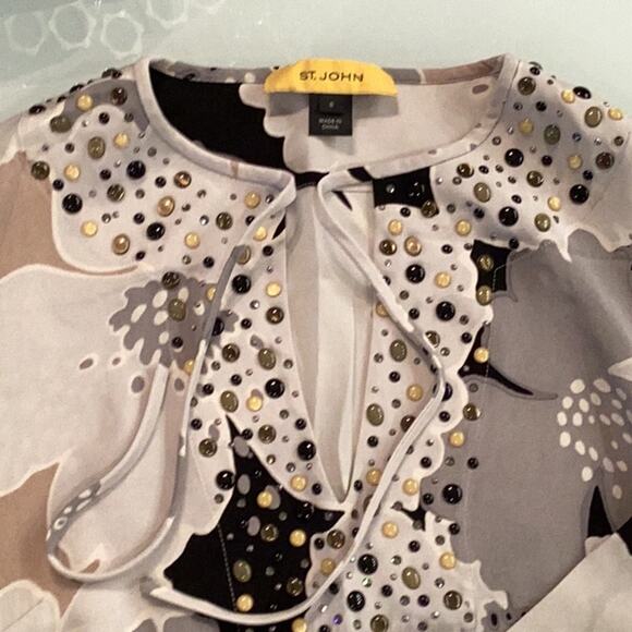 St. John Silk Blouse in Size 0 with Flowers and Beads around V-neck. - Picture 3 of 8